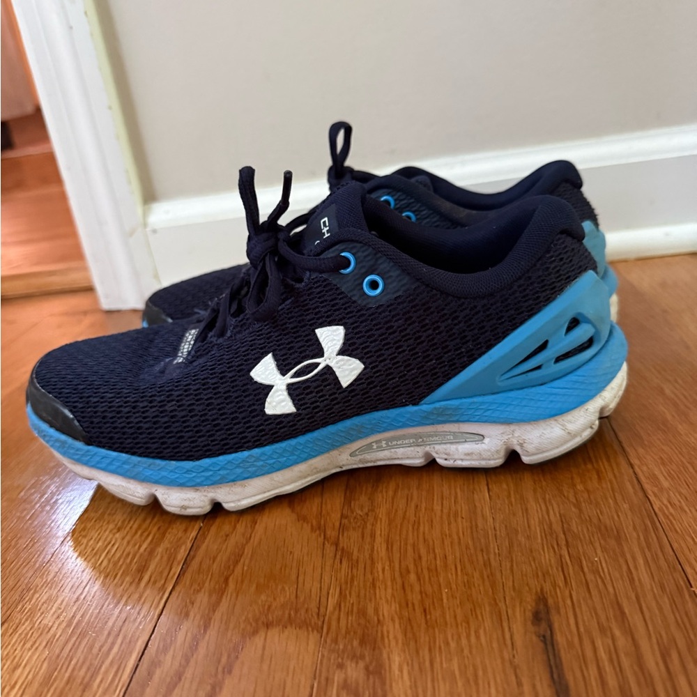 Under Armour Navy & Light Blue Mesh Running Sneakers- Lots of life left in them!